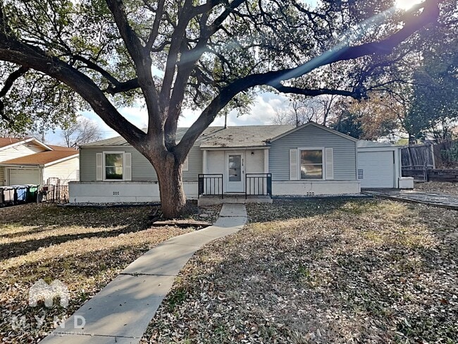 Building Photo - 428 Quentin Dr