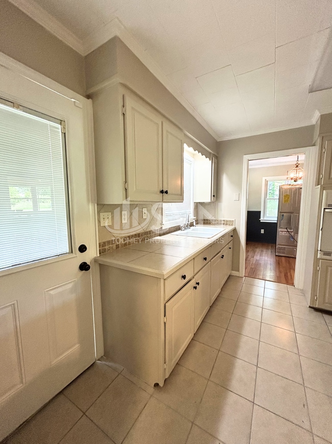 Photo - 2905 Riverside Dr