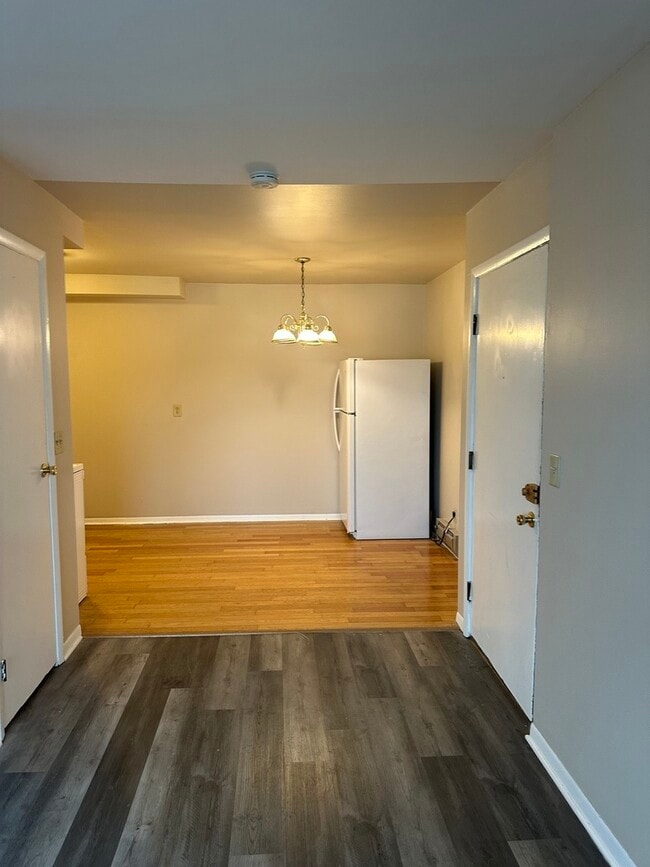 Photo - 1015 N Farnsworth Ave Unit J