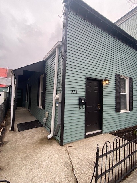 Photo - 224 W 5th St House