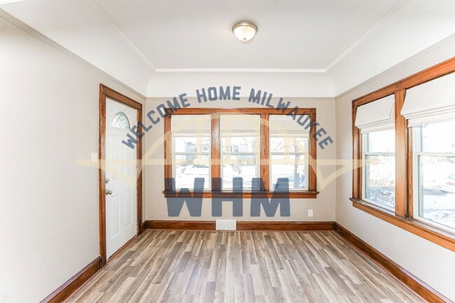 Photo - 1721 S 72nd St