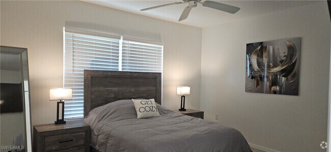 Building Photo - 5435 Worthington Ln Unit 201 Rental