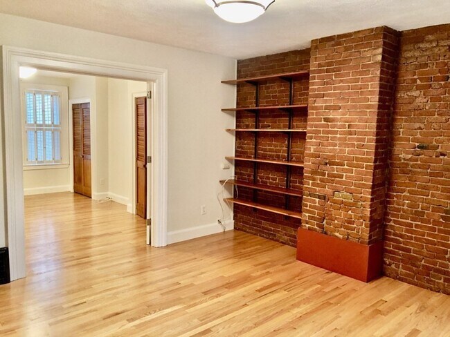 Photo - 7 Auburn St Unit 1