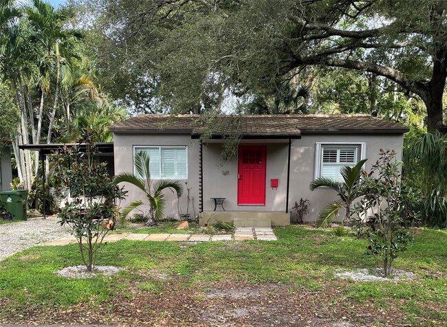Photo - 1411 SW 8th Ct House