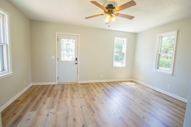 Photo - 610 W Republic Ave