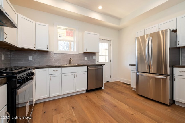 Photo - 426 E Oak St