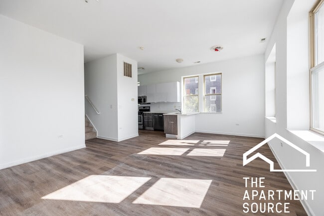 Photo - 2714 W North Ave Unit 206