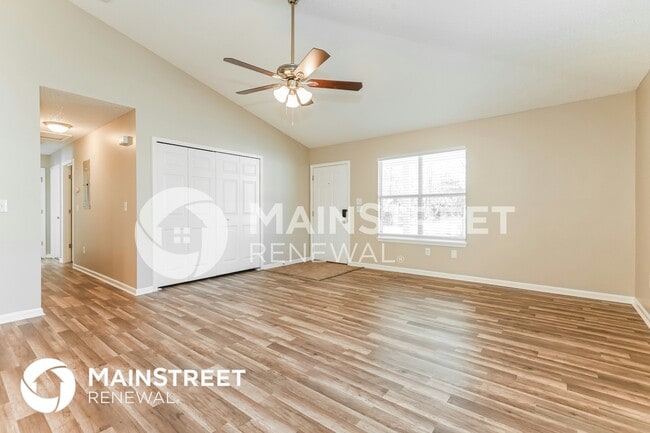 Photo - 2975 Brougham