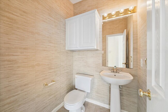 Building Photo - 12019 Costa Del Rey Ct