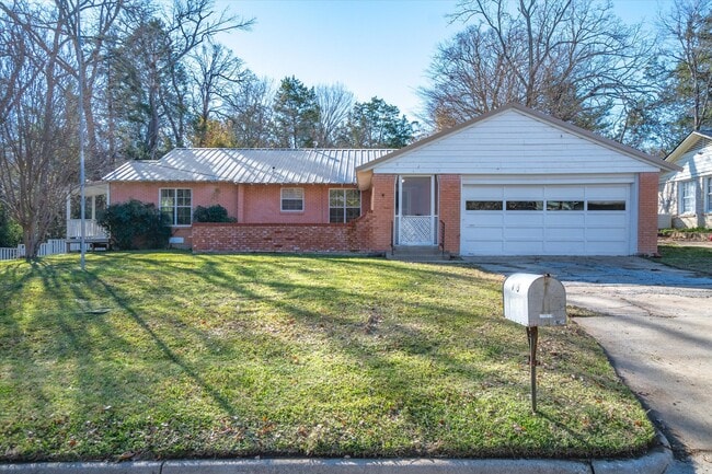 Photo - 175 E Elm St