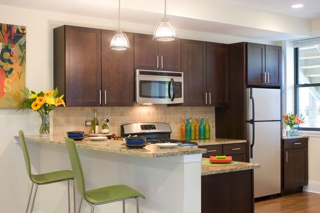 Kitchen - 5111 S. Kimbark Avenue Apartments