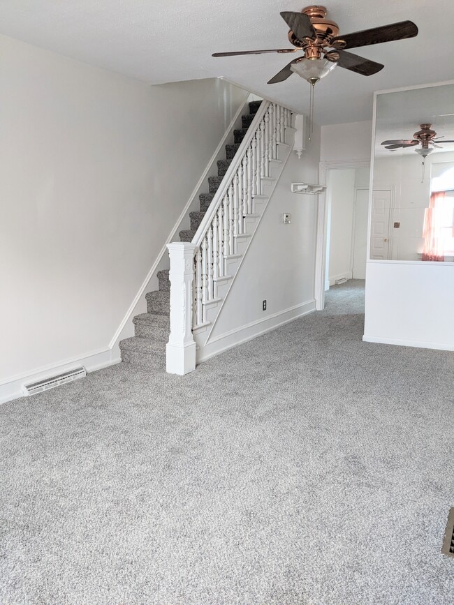 Living room - 1314 Green St