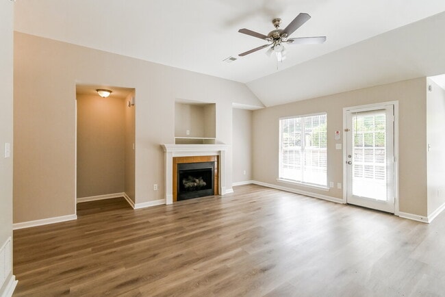 Photo - 2721 Shady Well