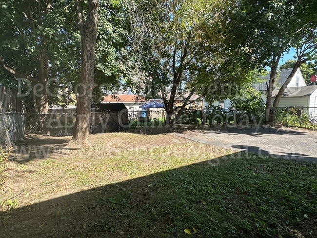 Photo - Gray Unit Gray Back