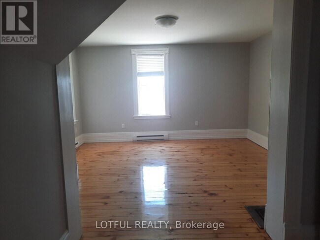 Photo - 2084 Dundas St Unité 2