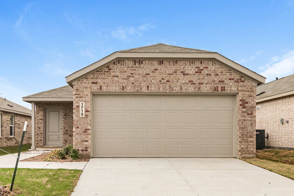 Photo - 1719 Crossbill St