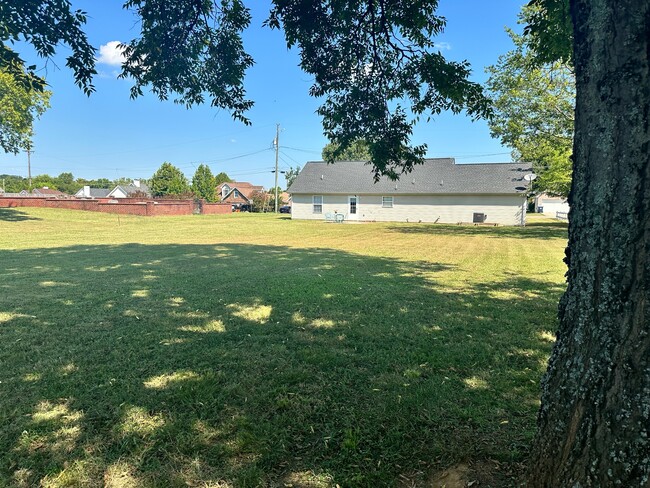Photo - 2220 Rosecran Cir
