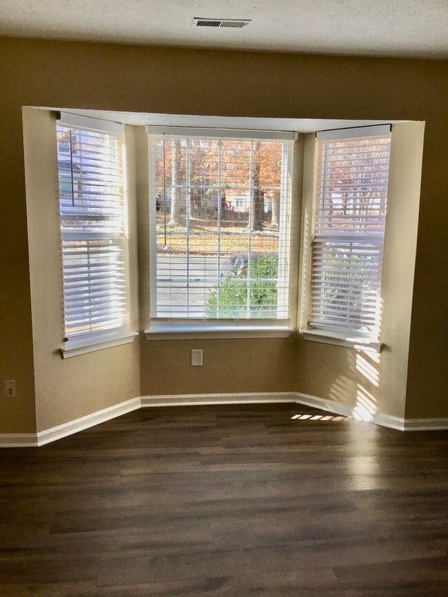 Photo - 1660 Skiffes Creek Cir