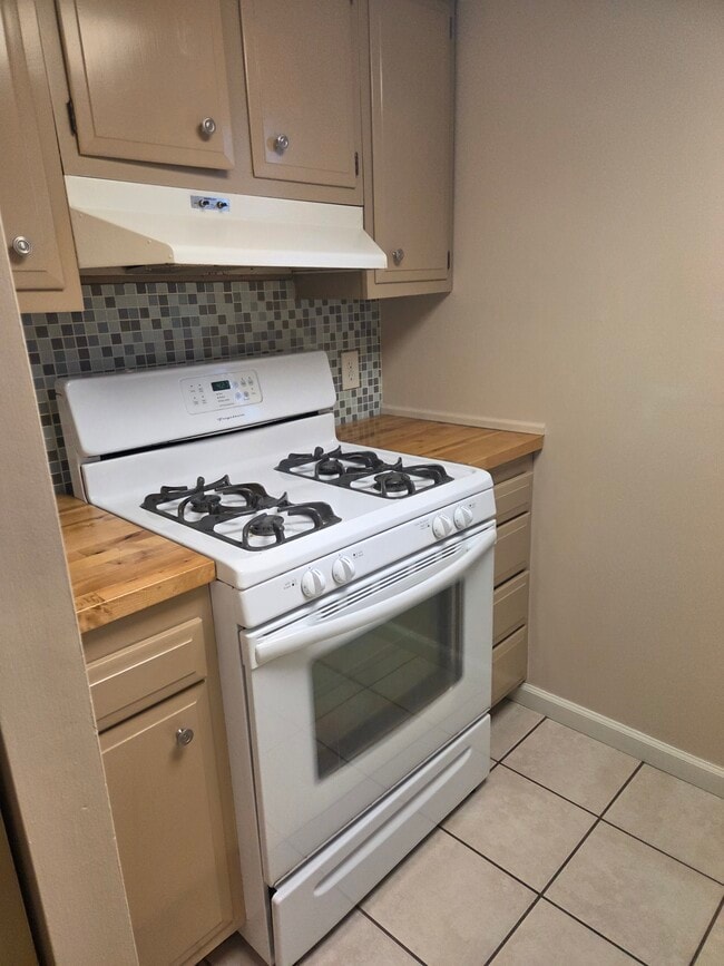 Photo - 524 Mercer Rd