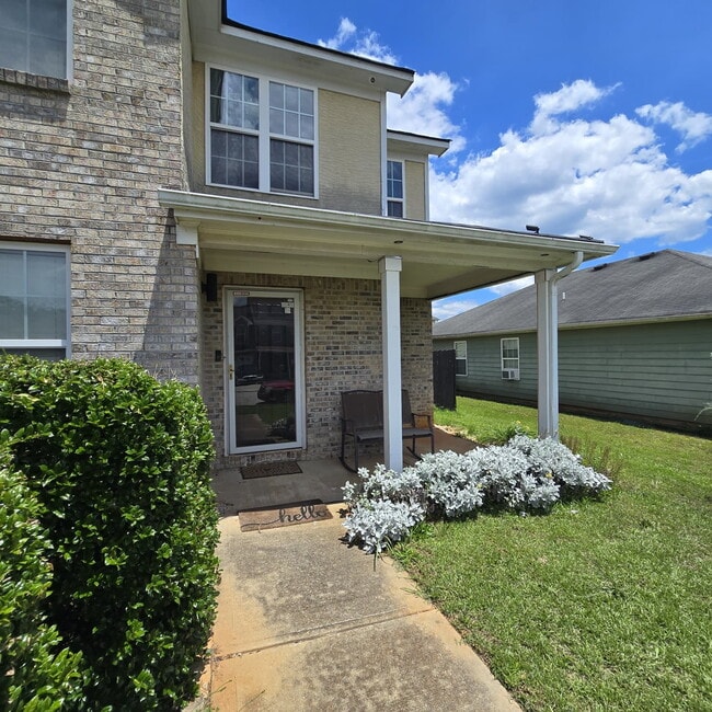 Photo - "Charming 3-Bed Retreat with 2.5 Baths on Cimmaron Court, Hampton!"