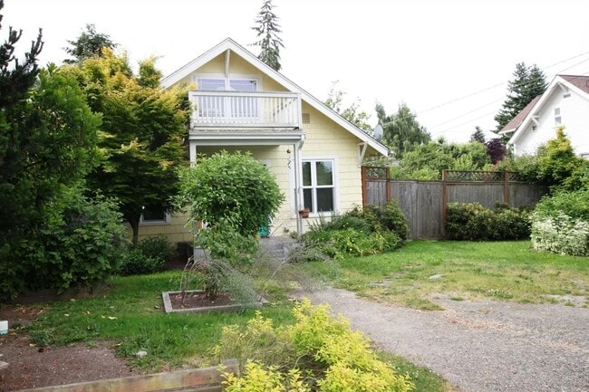 Photo - Lovely Craftsman Style Home Ballard !