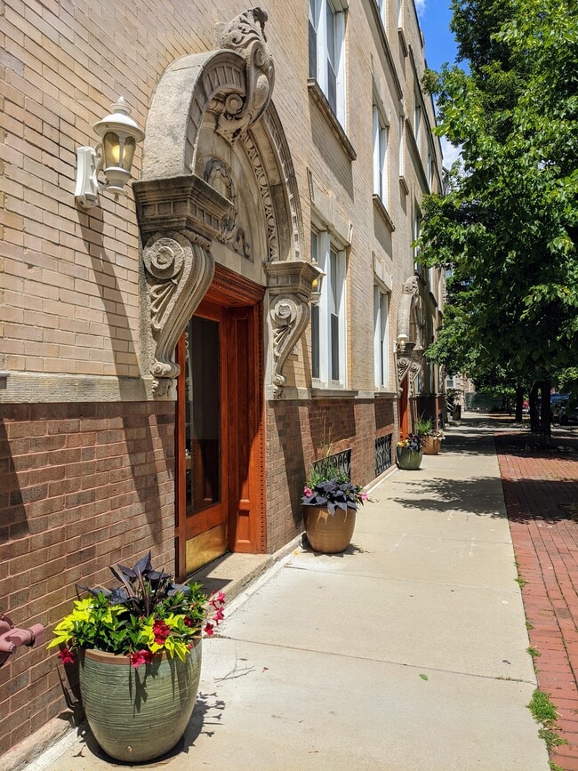 1500 W. Polk Street - Corner Polk & Laflin