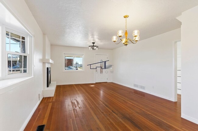 Photo - 1132 W 1800 N