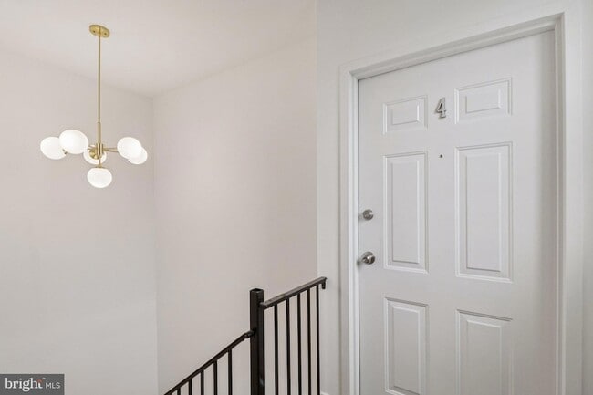 Photo - 303 Seaton Pl NE Unidad 4