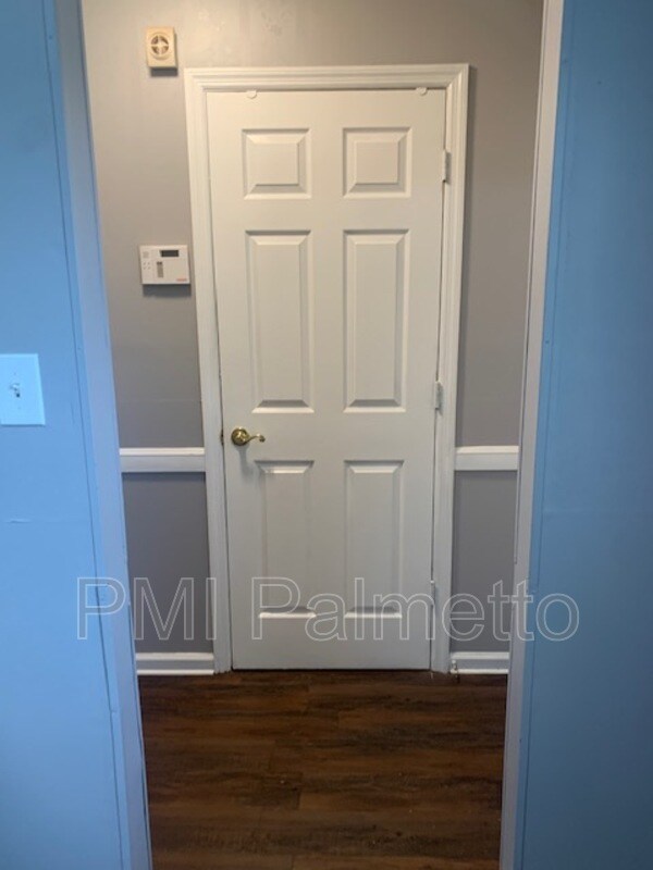 Photo - 100 Londonberry Cir