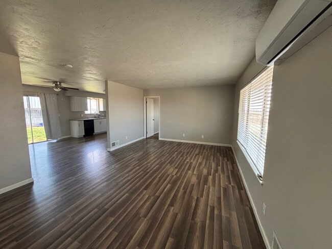 Photo - 23510 Rd 152