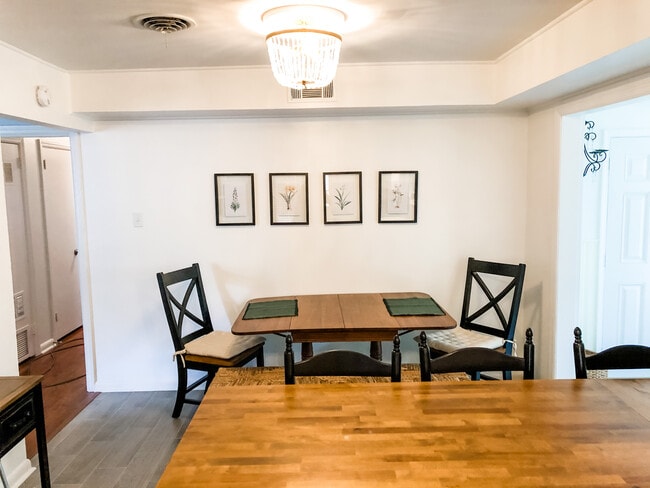 Photo - Adorable furnished 3 bed 1 bath