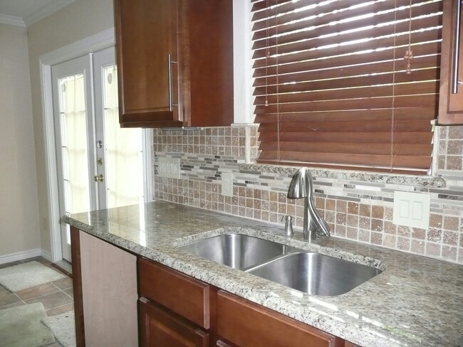 Photo - 1406 Moran Dr