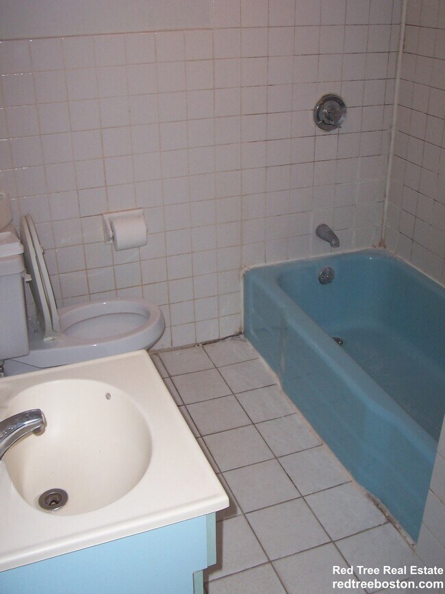 Photo - 688 Parker St Unidad 1 Rental