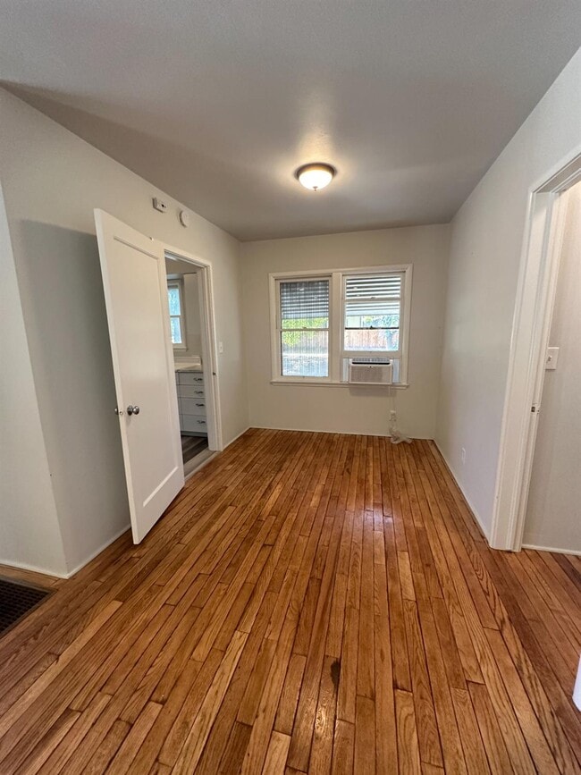 Photo - 2627 N Thorne Ave