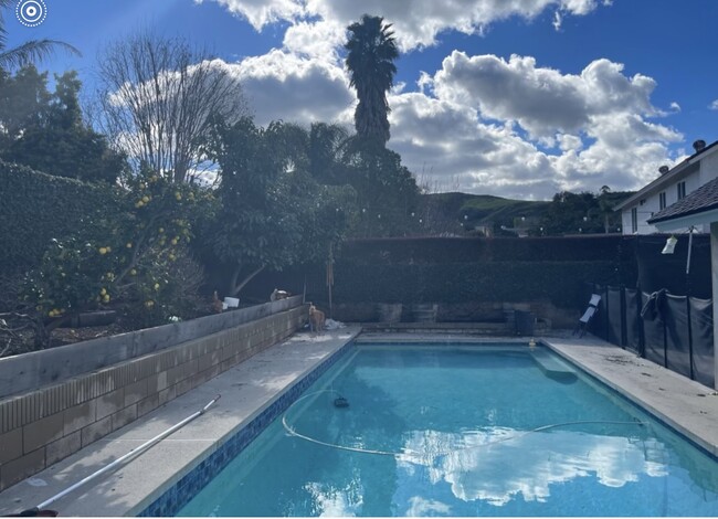 Photo - 32 Dobkin Pl