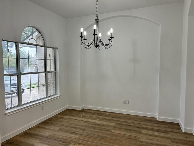 Photo - 1506 Cosmos Way