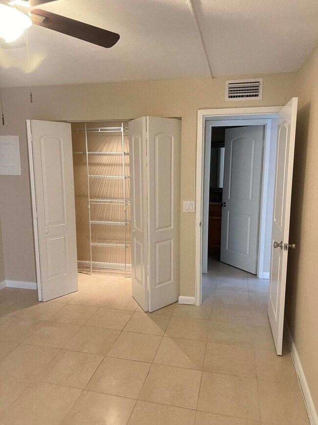 Photo - 632 Saxony Trail