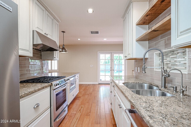 Photo - 327 E Keim Dr