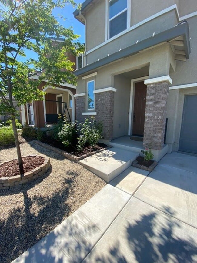 Photo - MOVE IN READY!  4 Bedroom Home in Whitney Ranch Rocklin