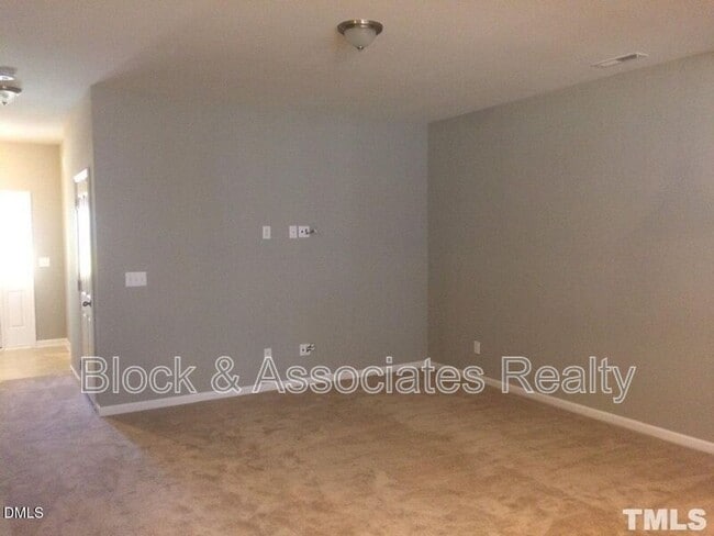 Photo - 122 Phantom Ln
