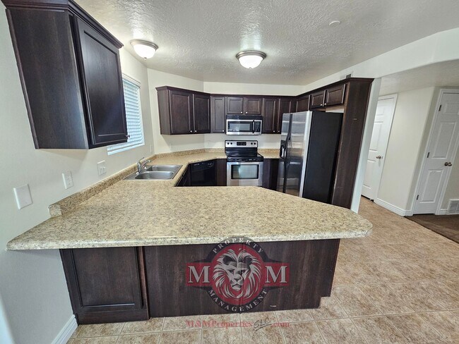 Photo - Great Ground-Level 3 Bed 2 Bath Sandy Condo!