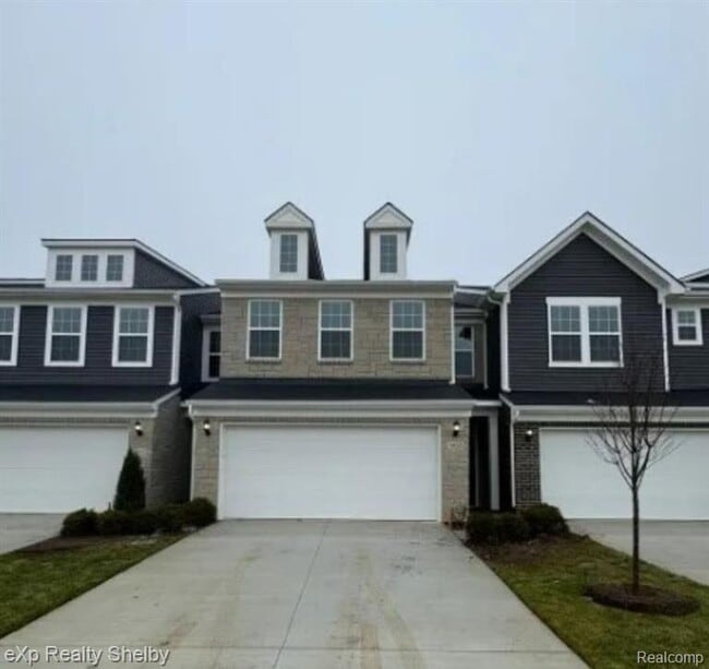 Building Photo - 1435 Arcadia Dr Unit #4