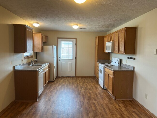 Photo - 1188/1192 N Northwood Ave. Unidad 1192