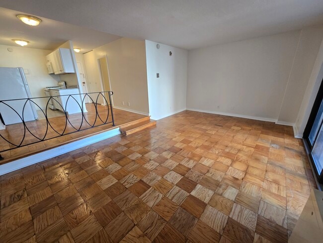 Building Photo - 2201 L St NW Unit 719