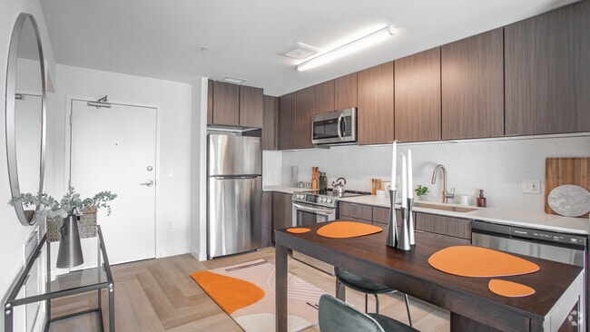 1BR,1BA,-654SF