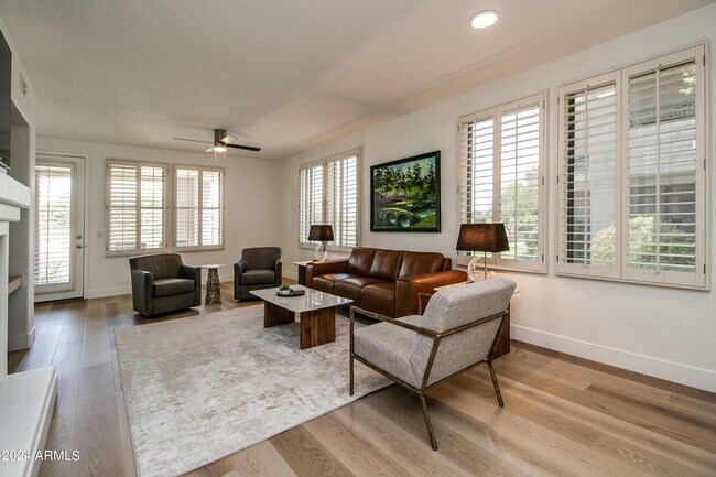 Photo - 15221 N Clubgate Dr Unit 1043