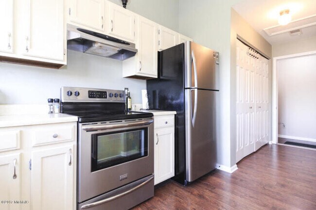 Photo - Great Condo in Woodbridge Hills