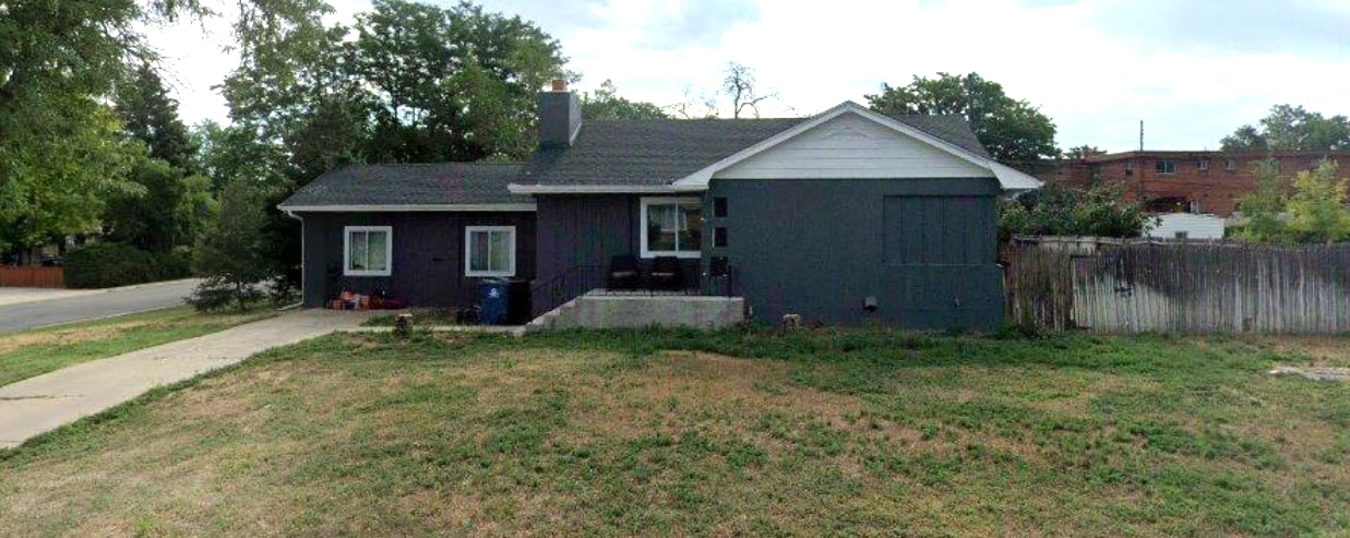 Photo - 200 S Chase St