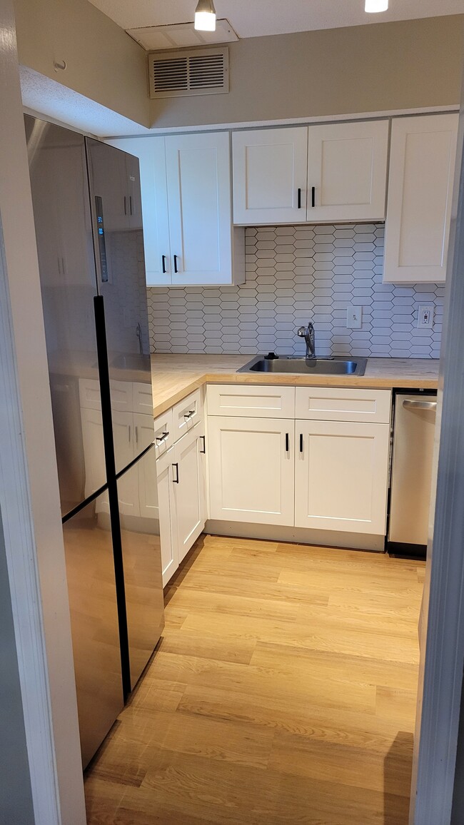 Photo - 343 Leisure Ct