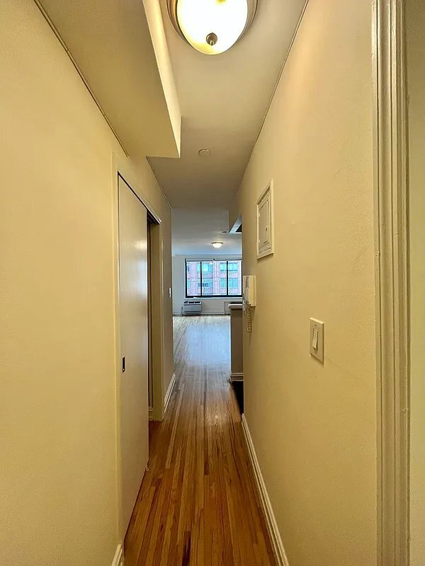 1570 1st Ave Unit 3D